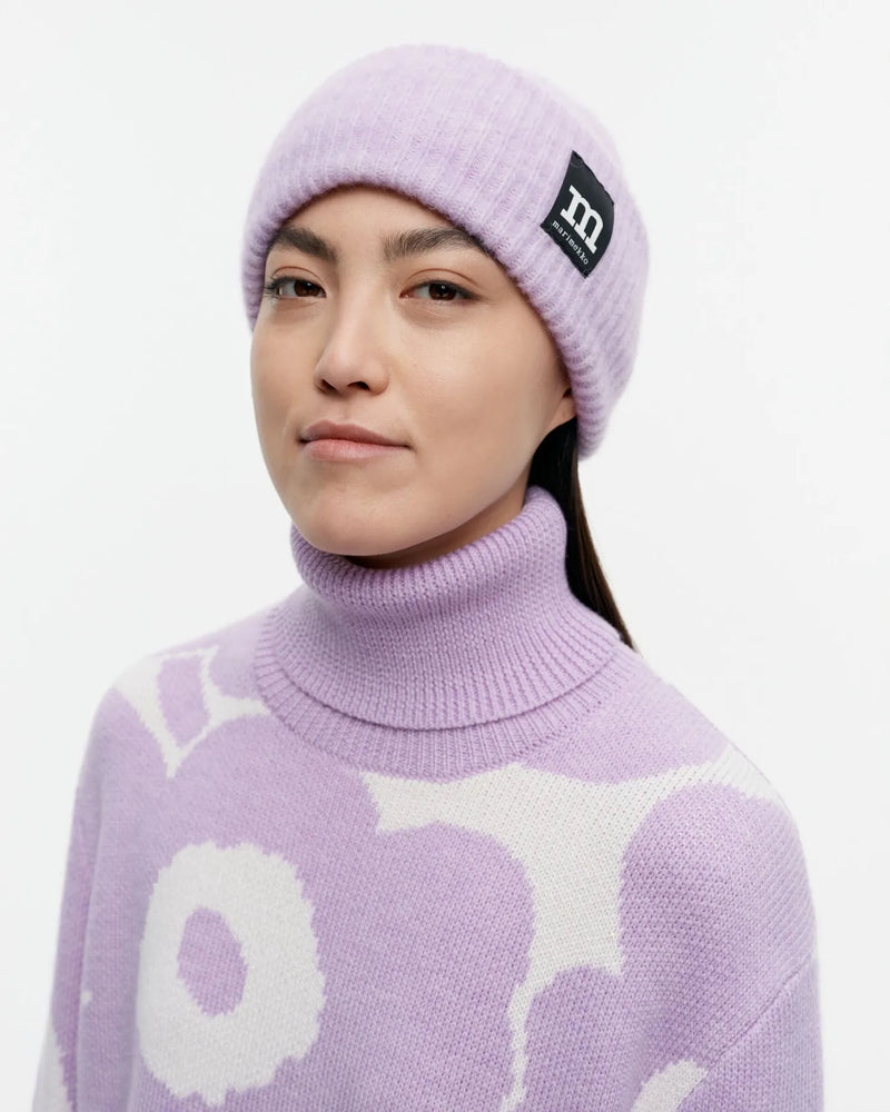 pjettar solid knitted toque