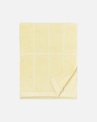tiiliskivi pale yellow - bath towel