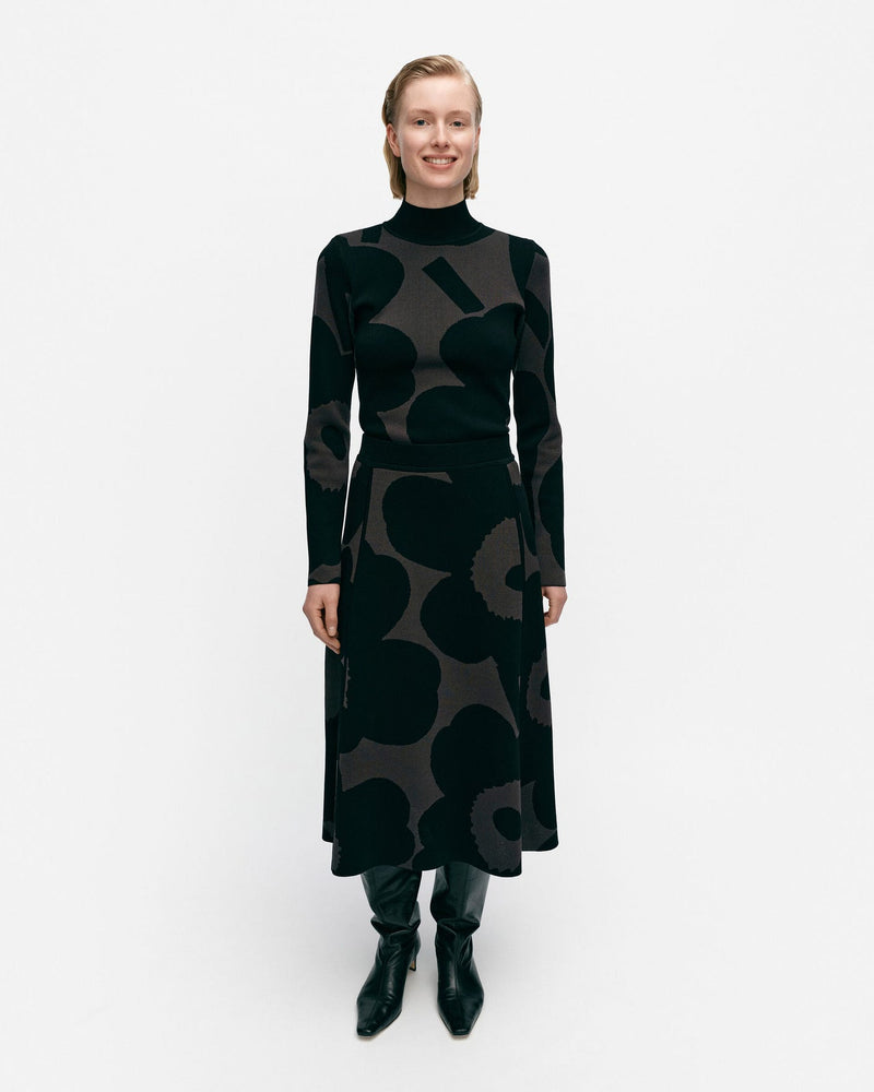 kaukainen unikko - knitted skirt – Marimekko Vancouver