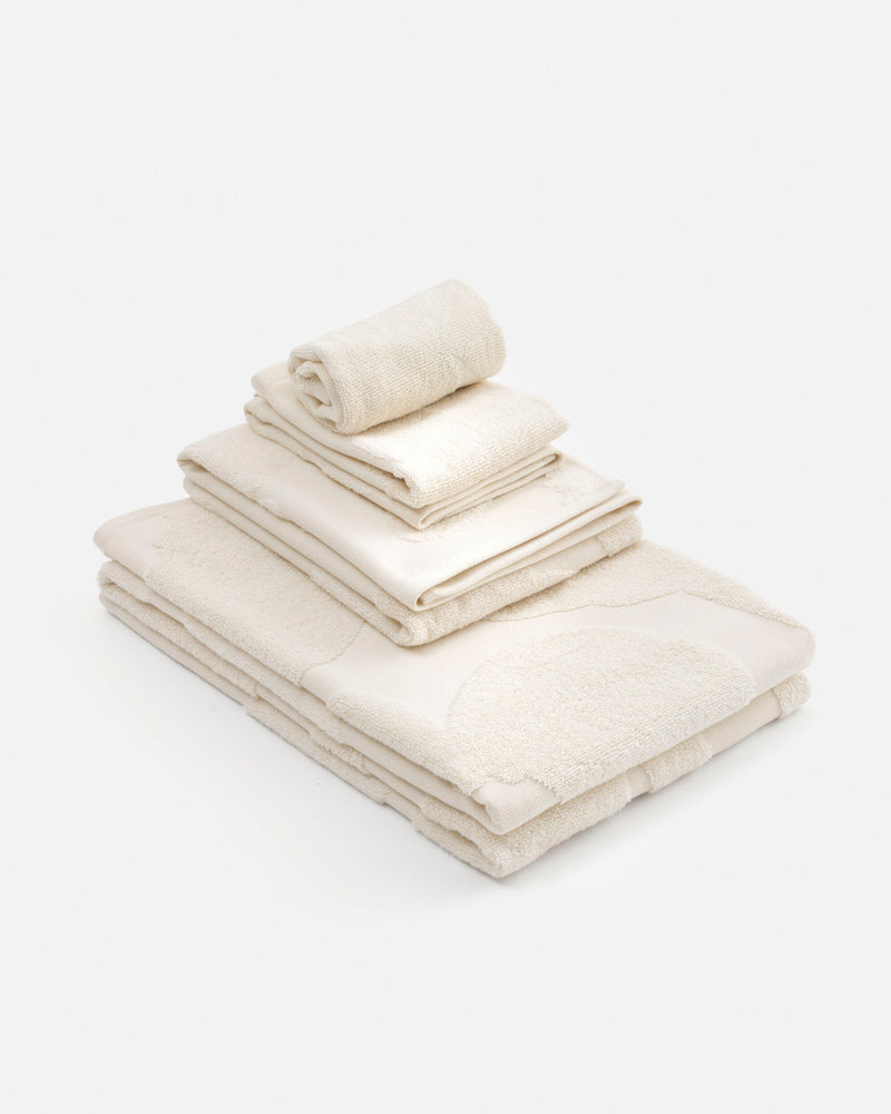 unikko bath towel cream